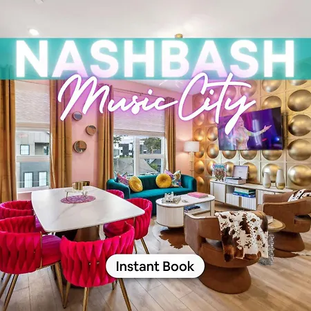 Rooftop Views Stylish Decor Nash Downtown Access